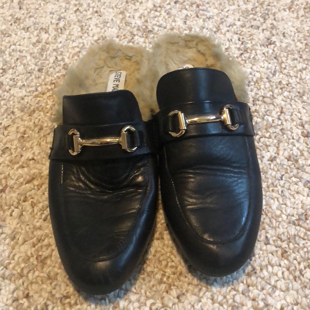 Steve Madden black furry flats